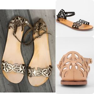 Kimchi Blue Gold Daisy Sandal sz 9.5